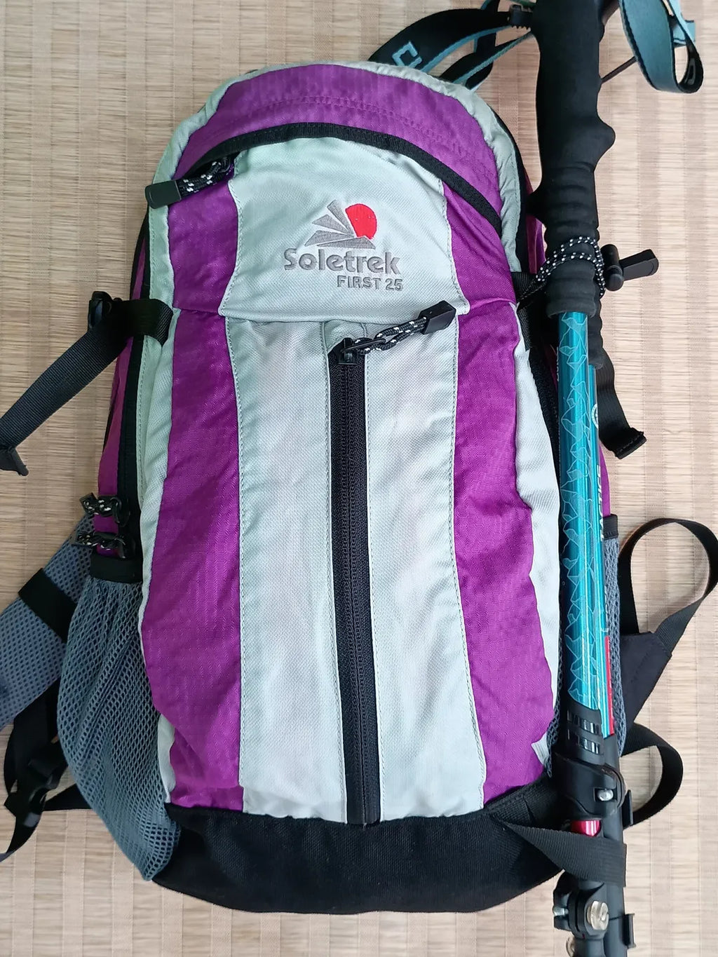 SOLETREK Mochila trekking Modelo First 25